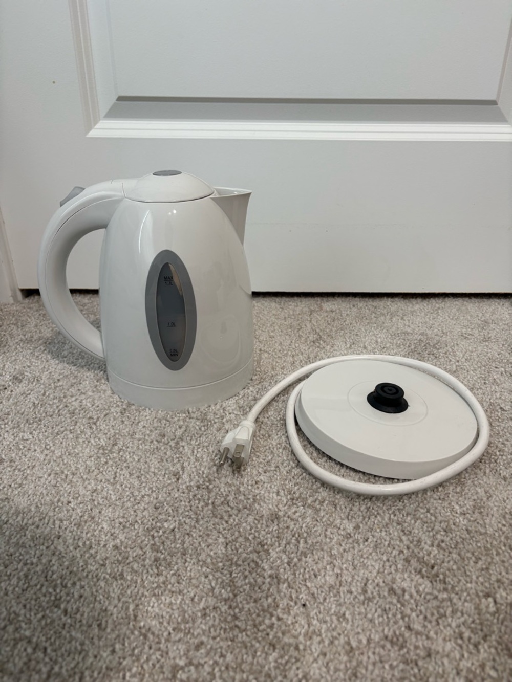 OVENTE White Electric Kettle